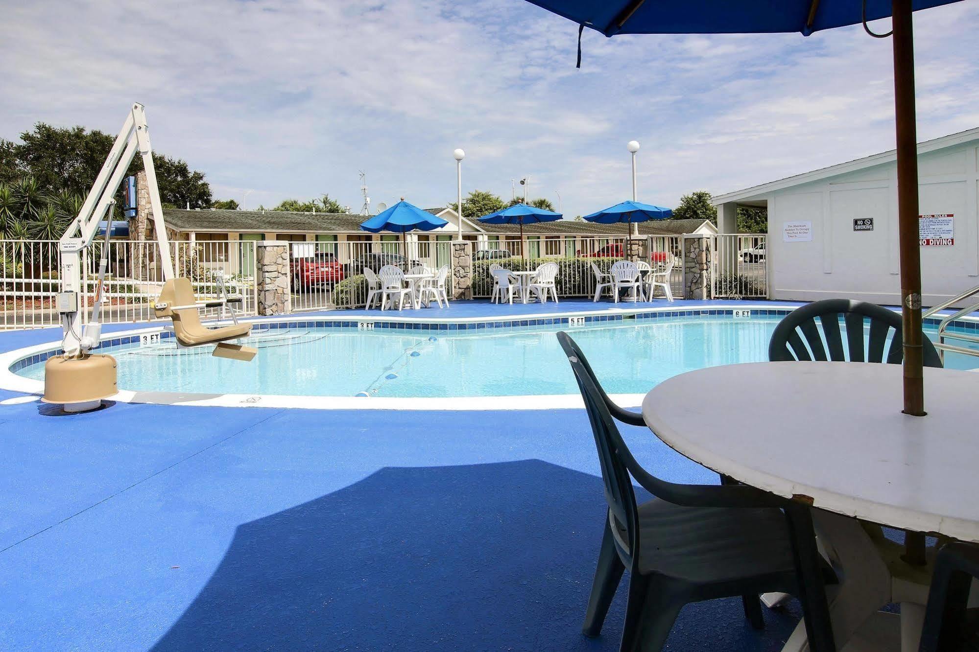 Motel 6 Palm Bay Exterior foto